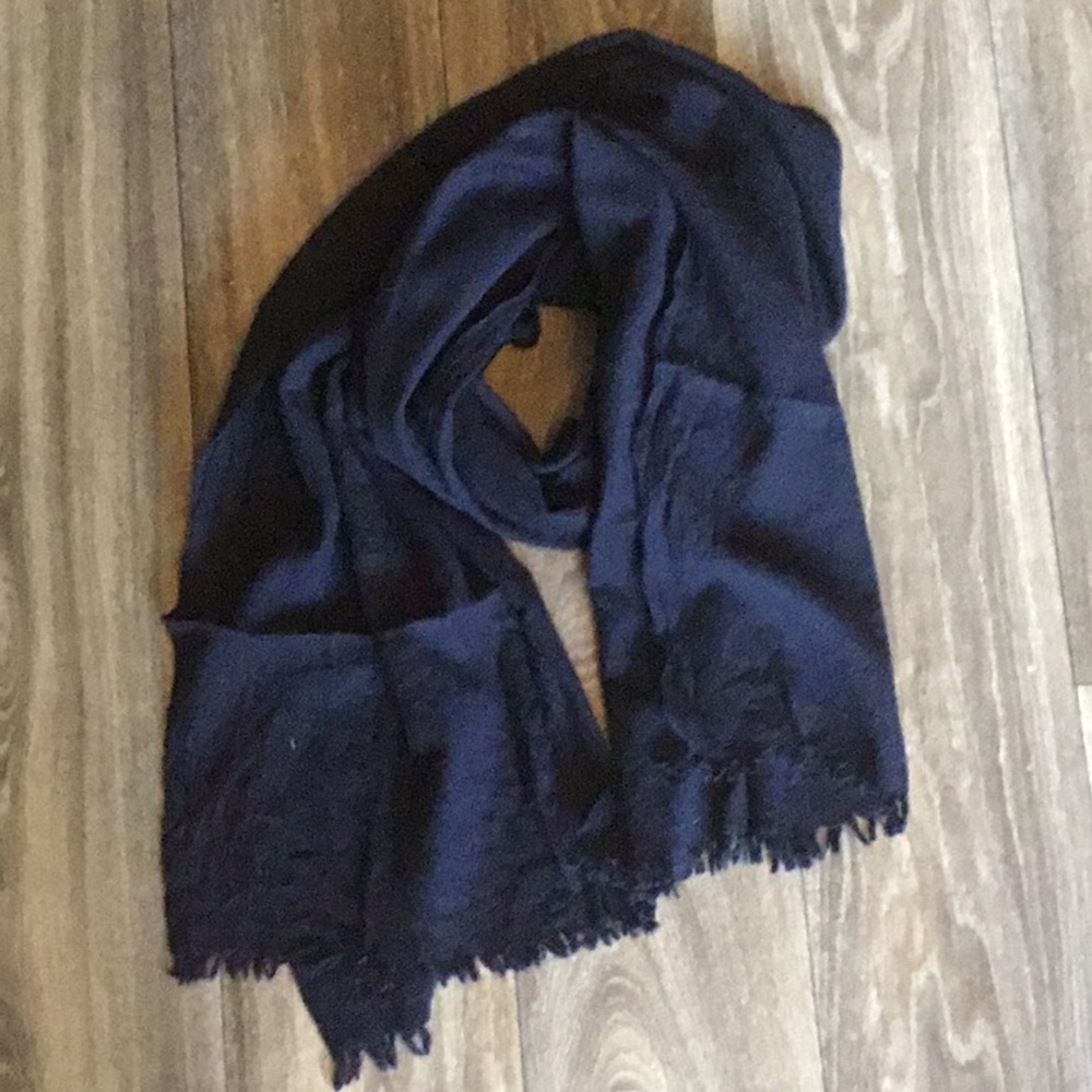 Black scarf